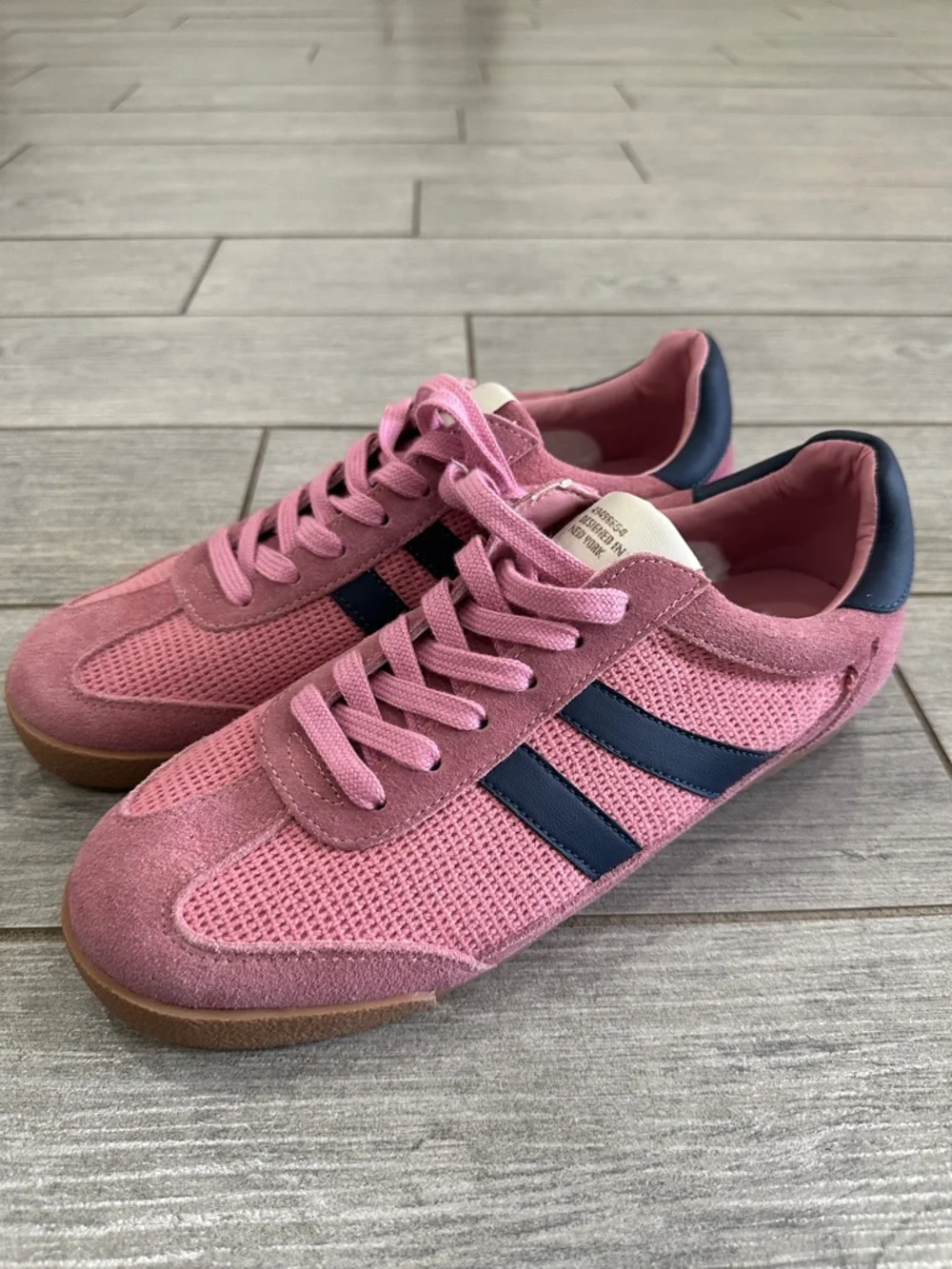 Steve Madden Pink/Navy Nirvana Sneakers New! - Picture 1 of 11